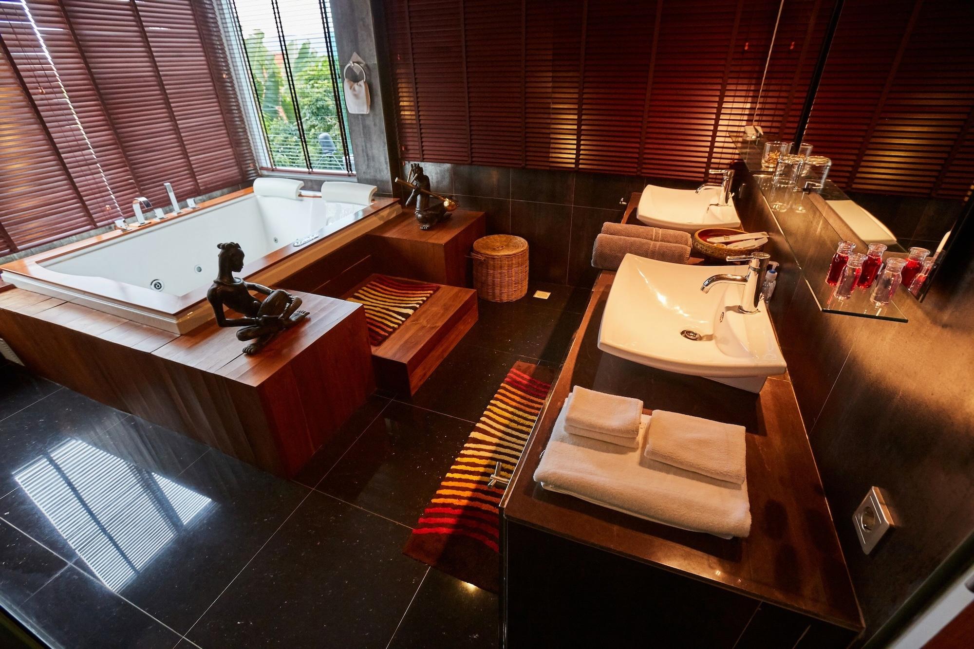 Nb Villa Vimana Bang Rak Beach  Ngoại thất bức ảnh